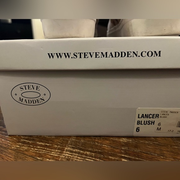 Steve Madden tennis shoes - Picture 3 of 3